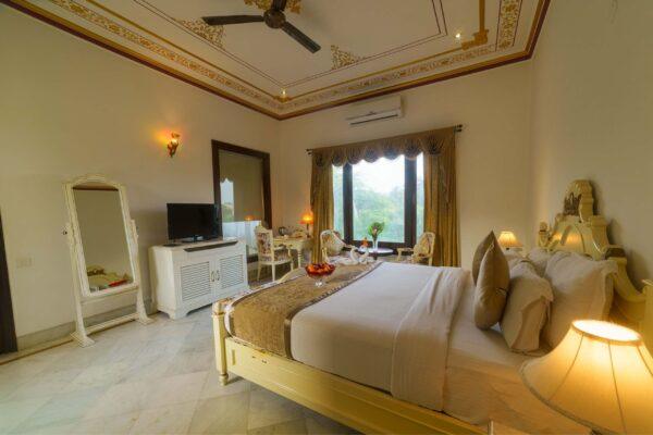 Honeymoon Suite - Image 3